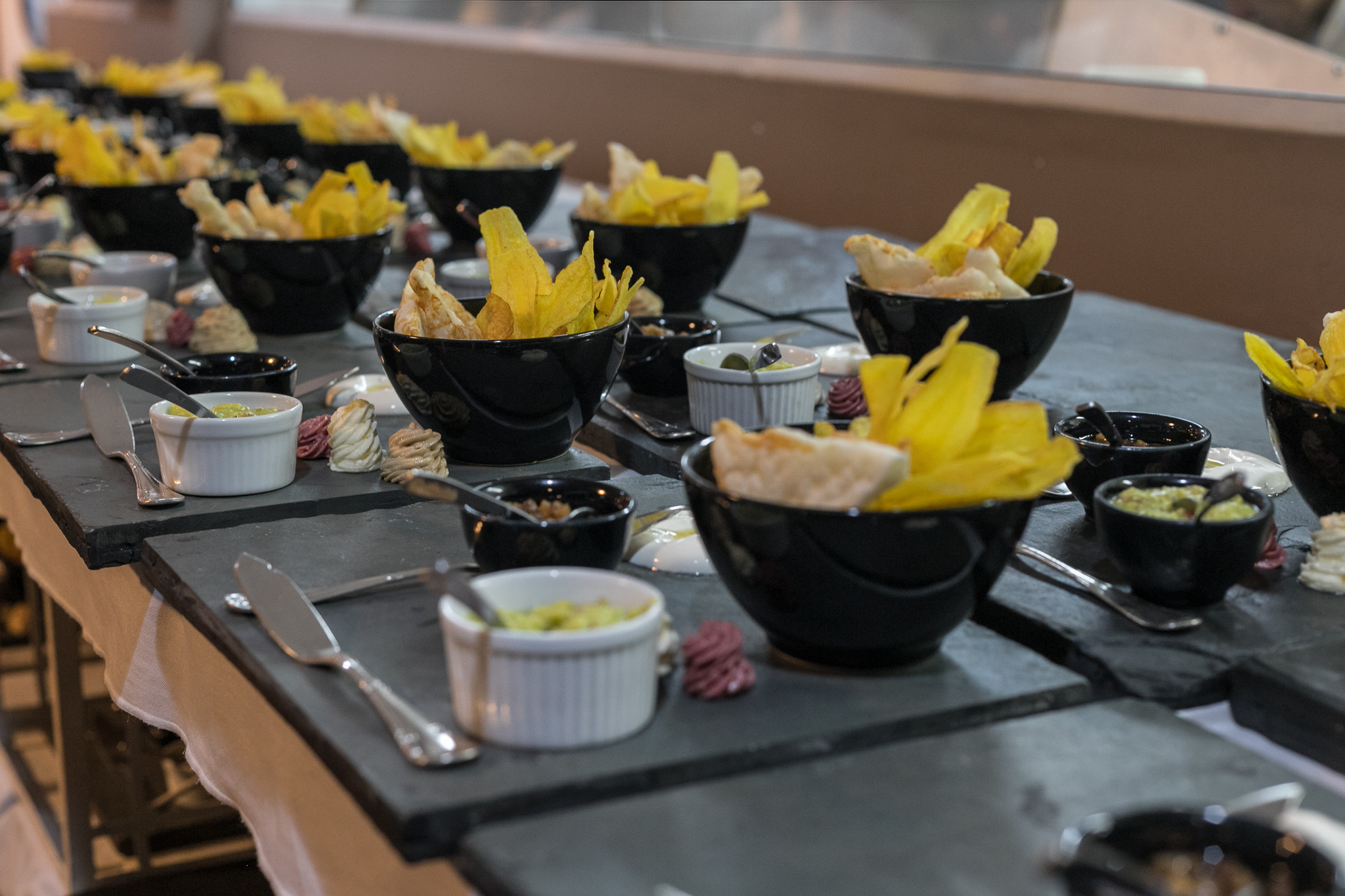 Couvert individual em tigelas para grande evento